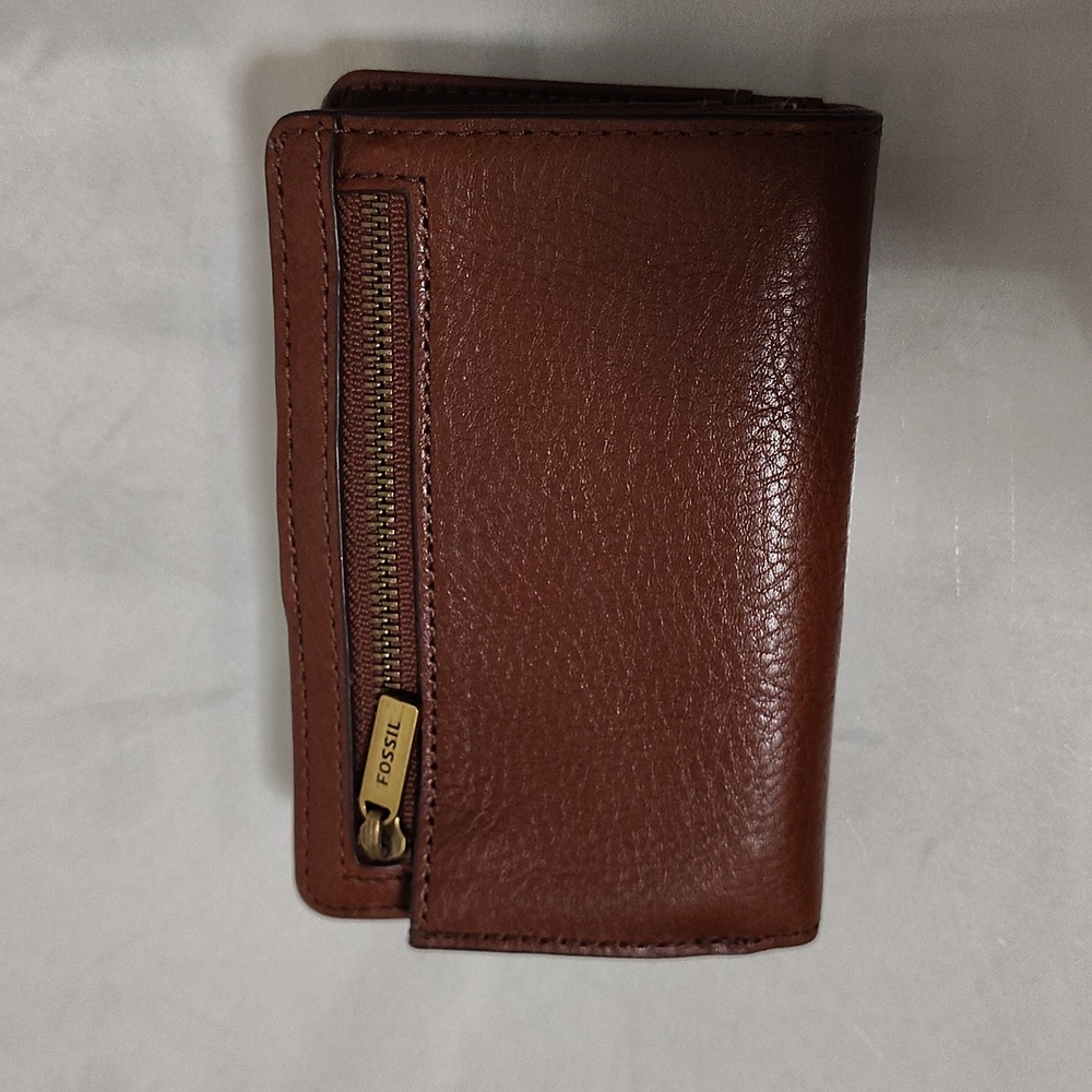 Fossil Tan Leather Wallet with Gold Accent - Picture 3 of 10